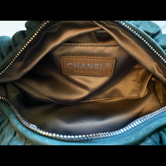 Chanel scrunchy pillow clutch bag - Picture 6 of 7